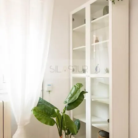 Ayala Apartment *